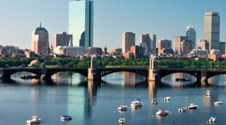 Tour de corrida do Boston 5K Charles River